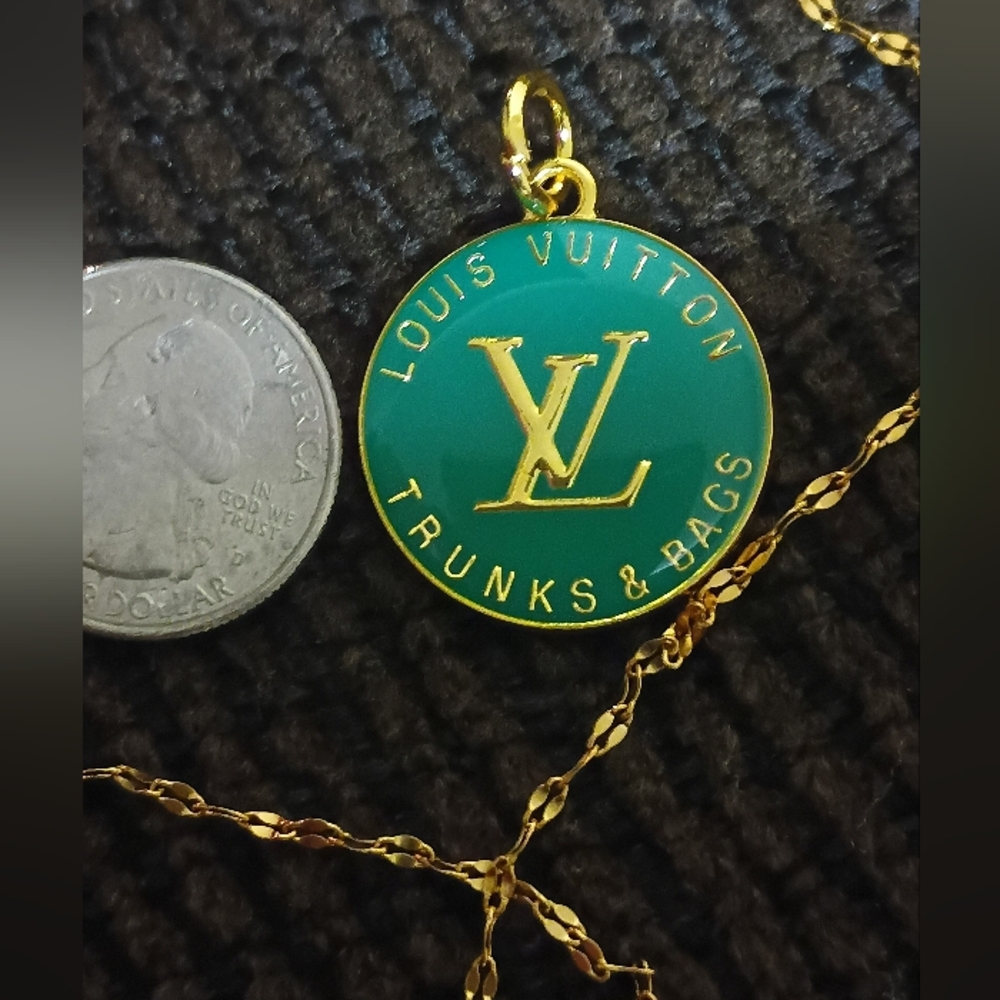 Louis Vuitton Zipper Charm - Picture 10 of 15